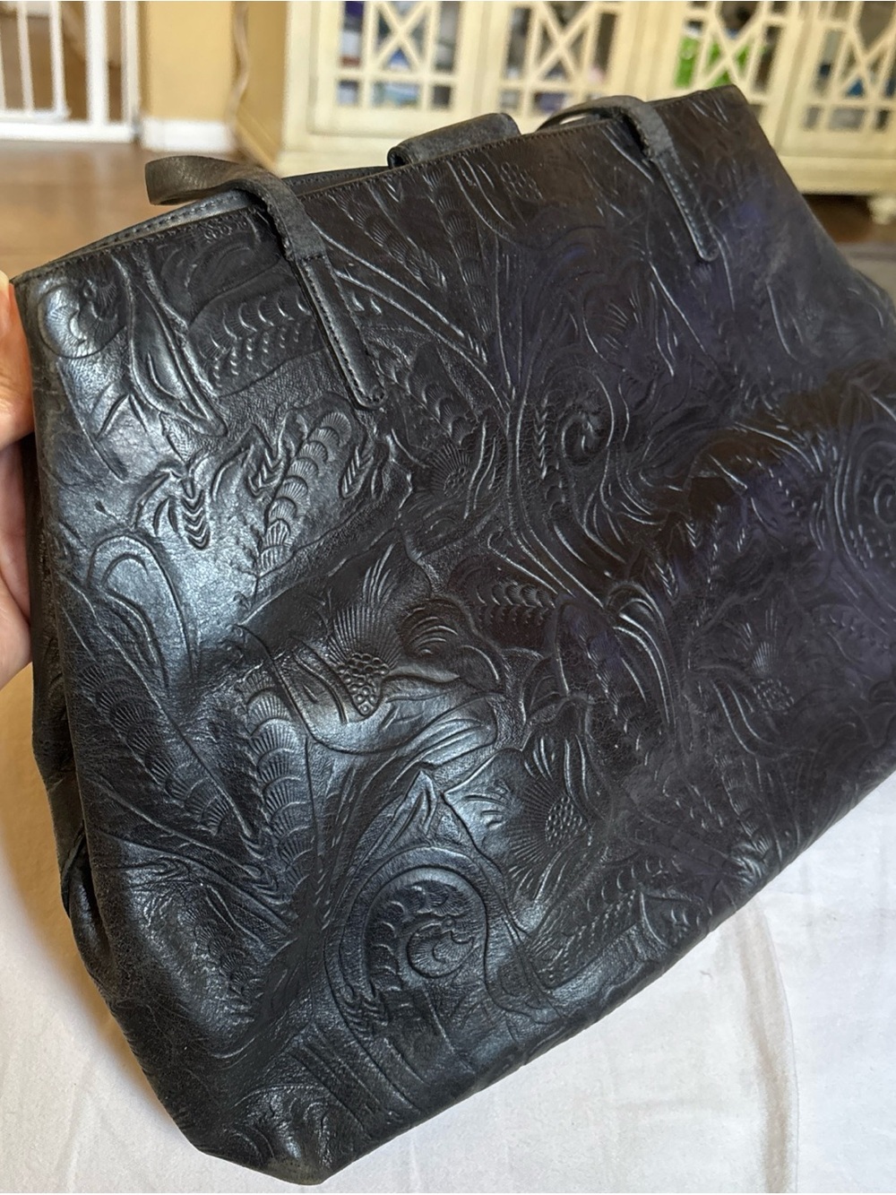 MAXX Embossed Black Leather Men's Tote Bag w defects : straps